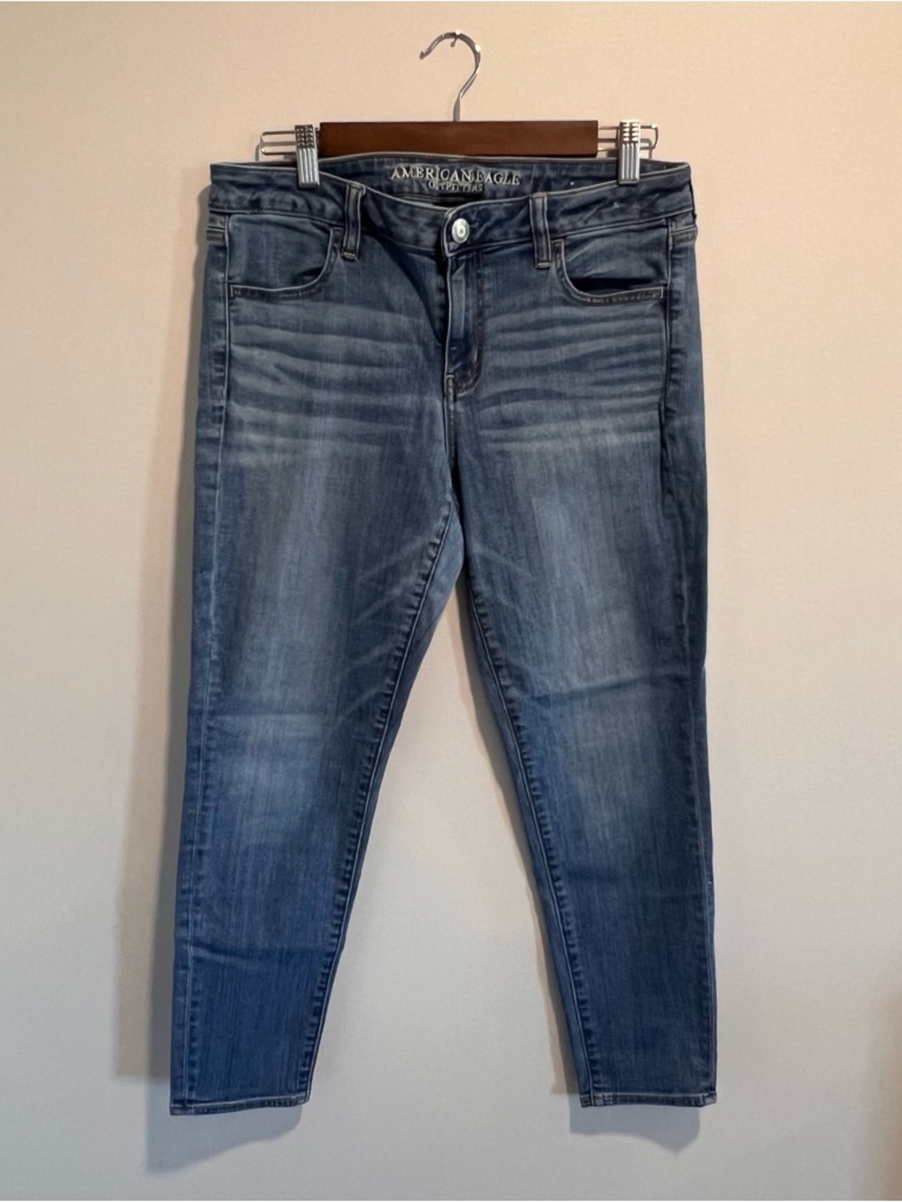 American Eagle Outfitters Women’s Super Stretch Skinny Jeans